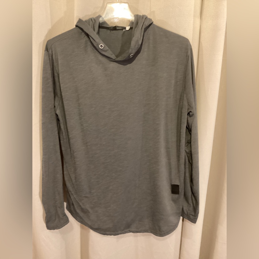 Gray T-shirt, material hoodie, 2XL, long sleeve, super soft, perfect condition